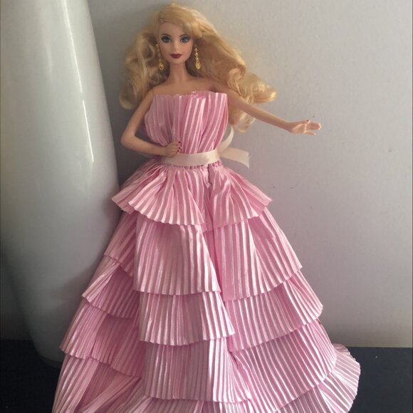Mattel Muse doll in custom dress - Picture 2 of 3